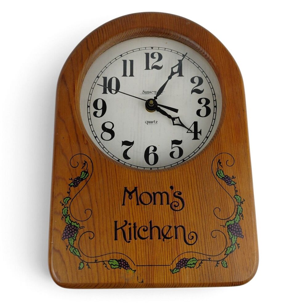 Vintage “Mom’s Kitchen” Solid Wood Oak Wall Clock Grapevine